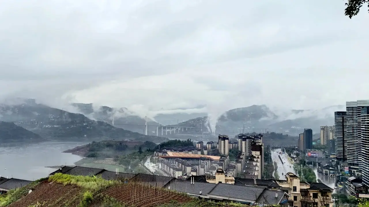 云阳雨后随拍几张！云雾缭绕，人间仙境！