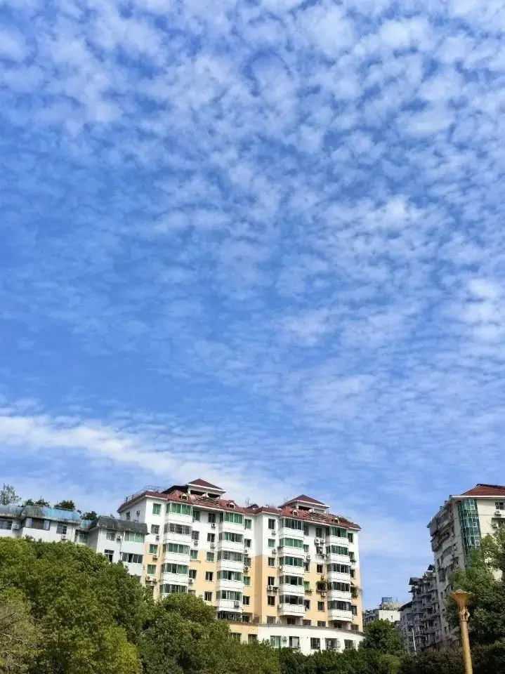 九月的云阳，宛如一幅宁静的画卷。