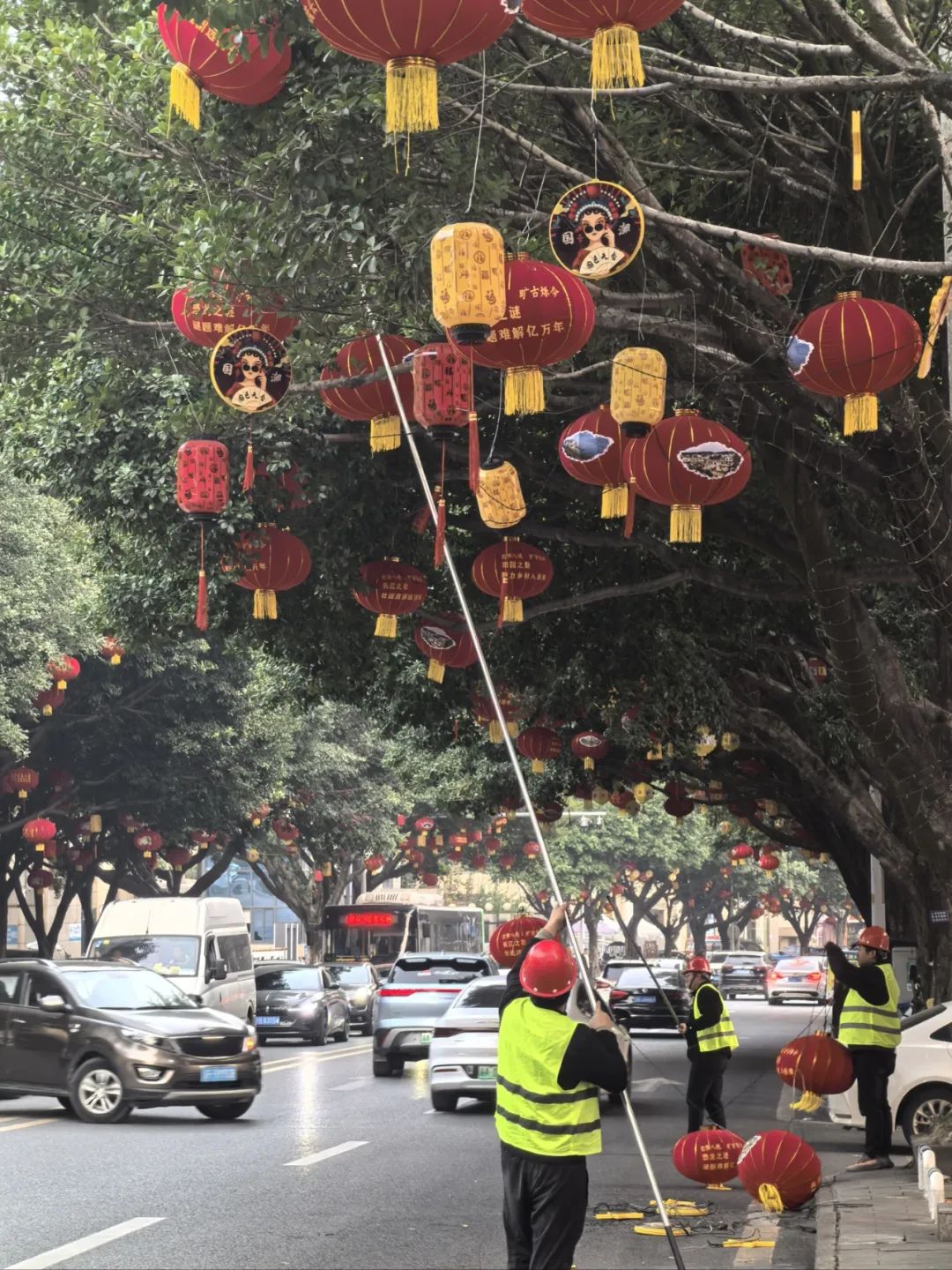 年味渐浓！云阳大红灯笼🏮高高挂，又要回家过年啦！