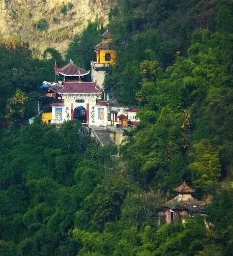 云阳云安滴翠寺‌